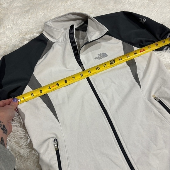 The NorthFace Flight Series Light Weight Woman’s  Jacket Size XS EUC - Picture 5 of 10